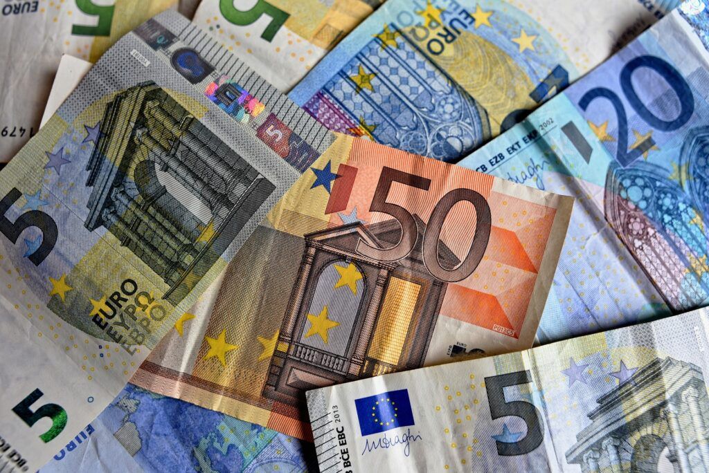 Dinero de repartir herencia
